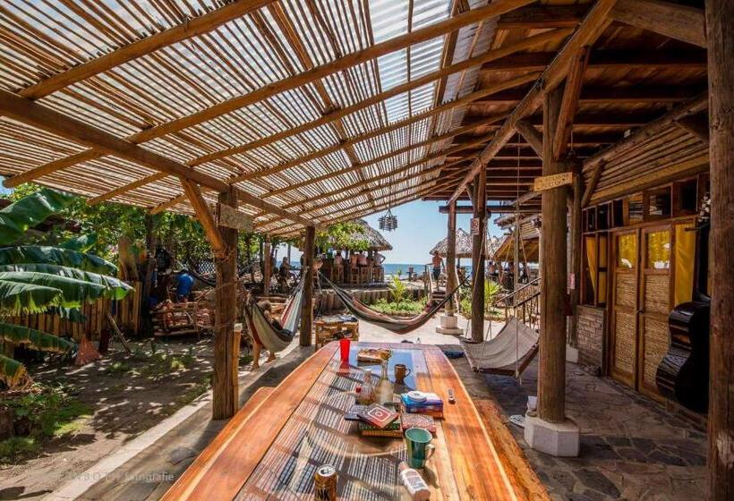 הוסטל Mano A Mano Eco Hostal