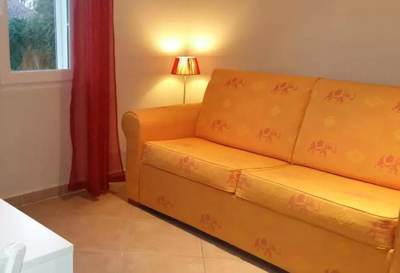 تختخواب و صبحانه Au Bon Penequet