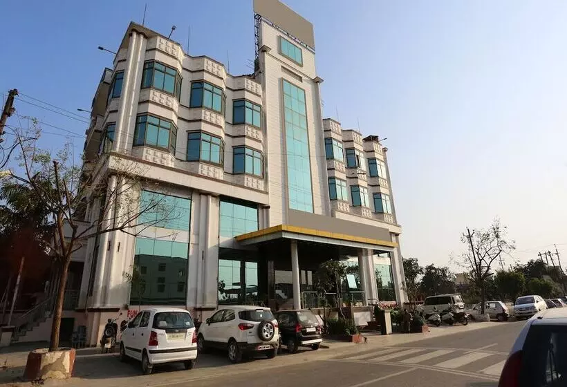 Capital O 10970 Hotel Krishna Palace