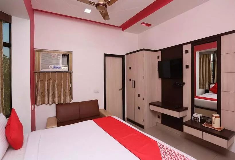 Capital O 10970 Hotel Krishna Palace