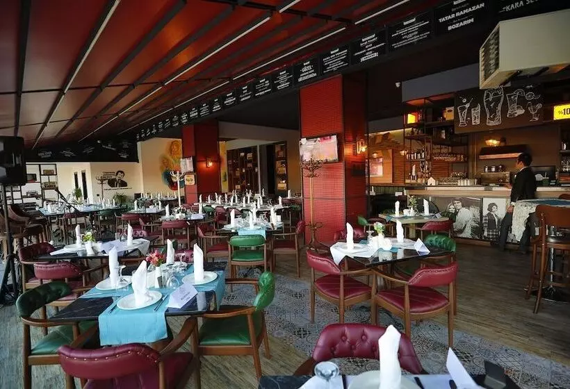 Karpalas City Hotel & Spa