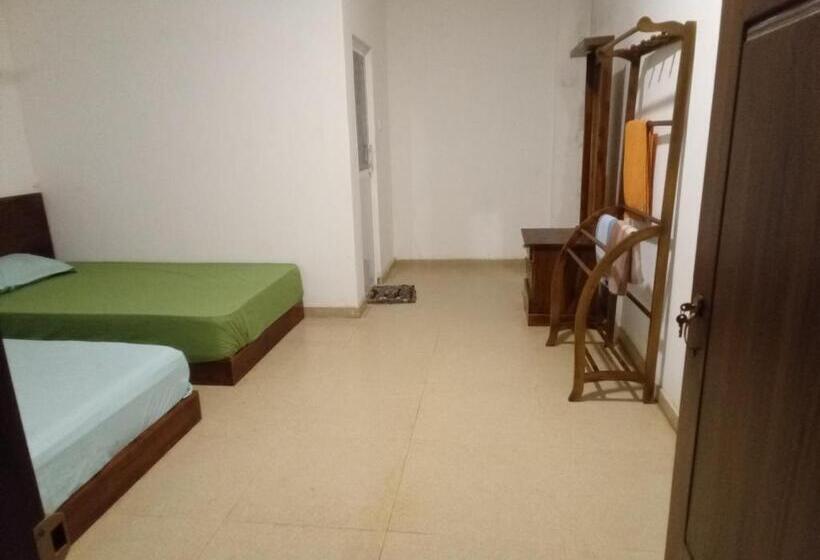 Hotel Kusuma S Lazy Left