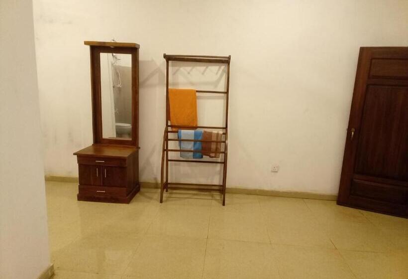 Hotel Kusuma S Lazy Left