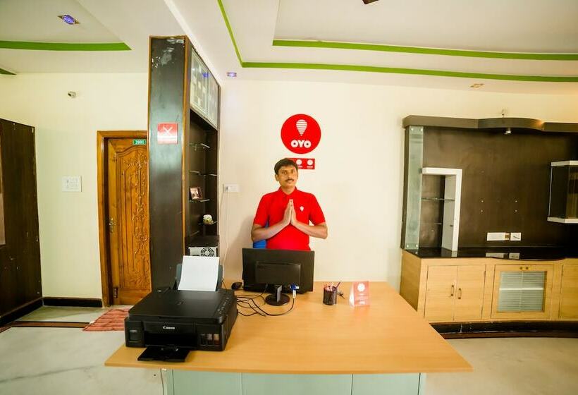 Hotell Oyo 9054 Velaga Inn