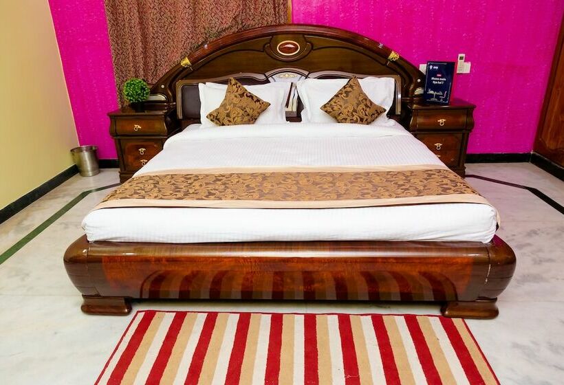 Hotell Oyo 9054 Velaga Inn