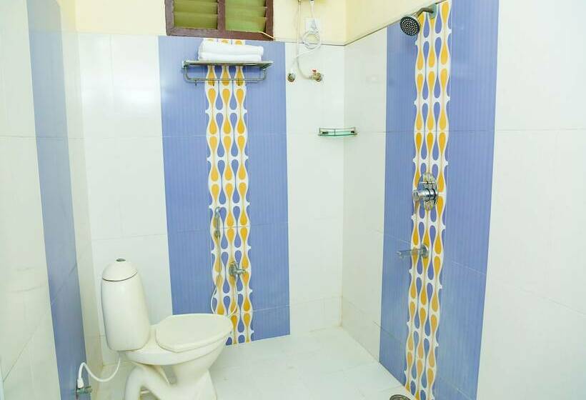 Hotell Oyo 9054 Velaga Inn