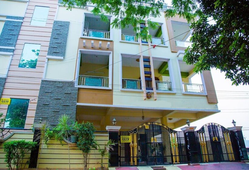 Hotell Oyo 9054 Velaga Inn