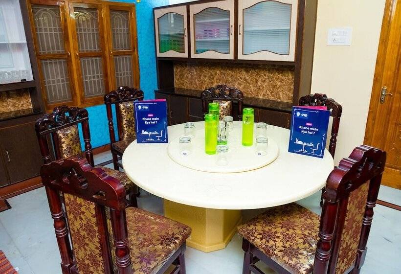 Hotell Oyo 9054 Velaga Inn