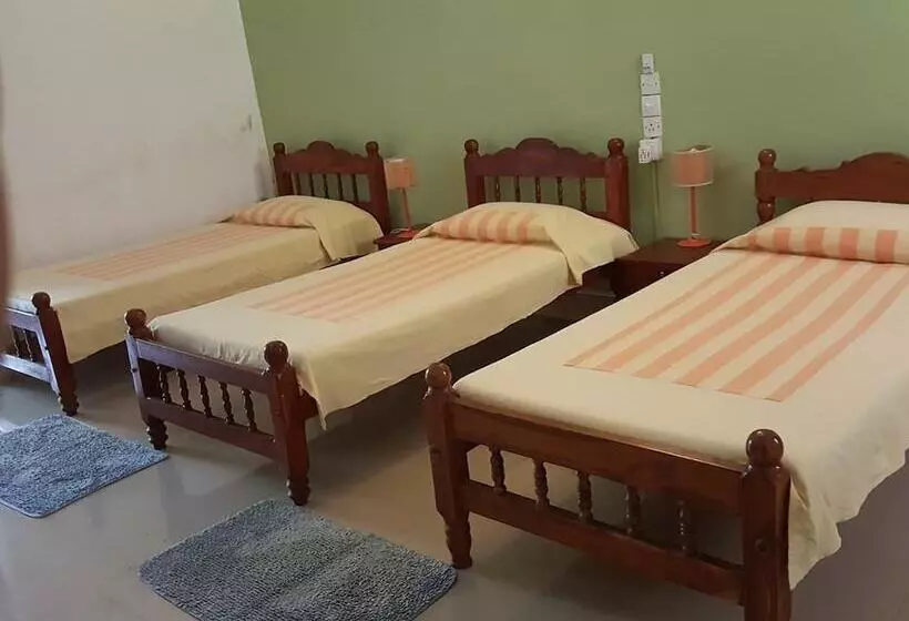 هتل Wood Side Tour Inn