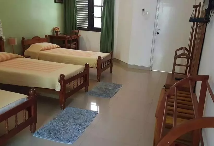 هتل Wood Side Tour Inn