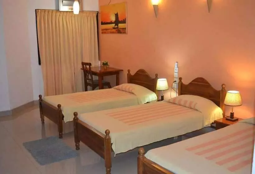 هتل Wood Side Tour Inn