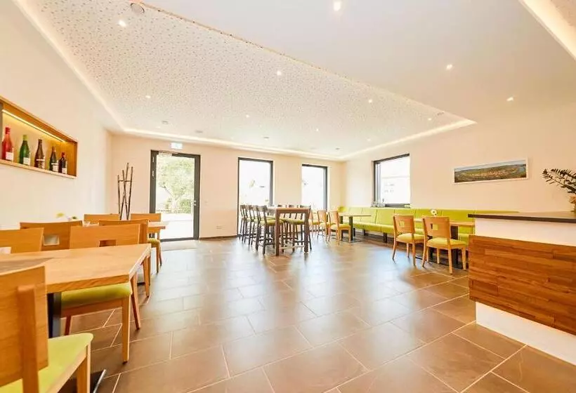 ベッドアンドブレックファースト Wein Quartier Leo Pazen