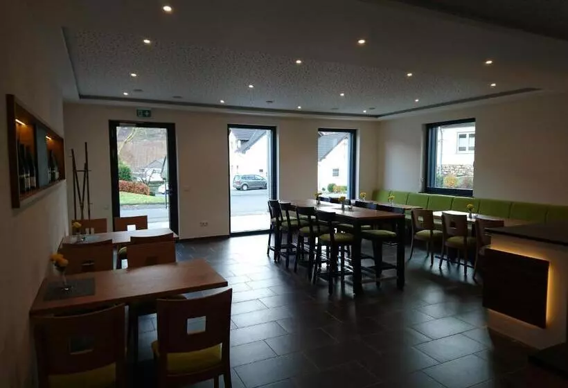 ベッドアンドブレックファースト Wein Quartier Leo Pazen