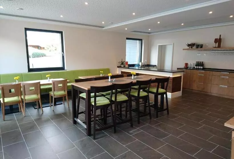 ベッドアンドブレックファースト Wein Quartier Leo Pazen