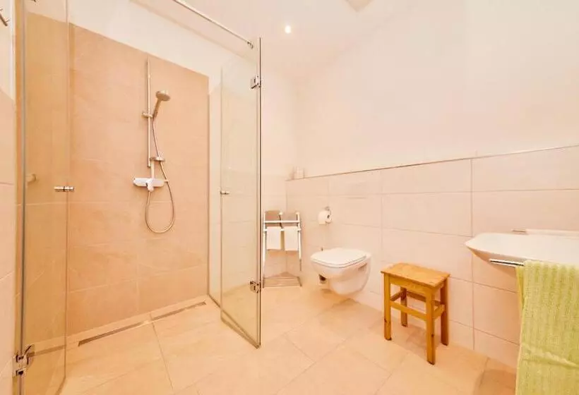 ベッドアンドブレックファースト Wein Quartier Leo Pazen