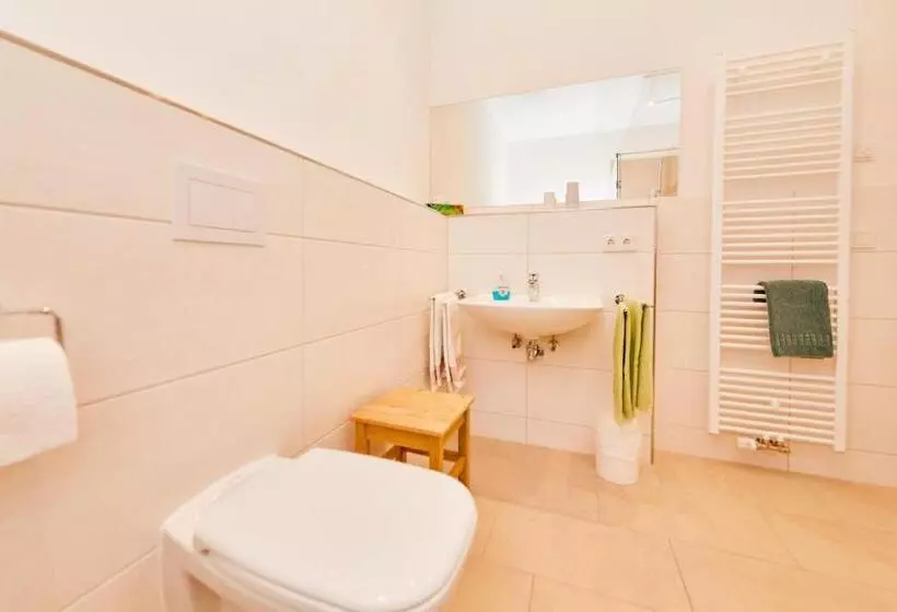 ベッドアンドブレックファースト Wein Quartier Leo Pazen