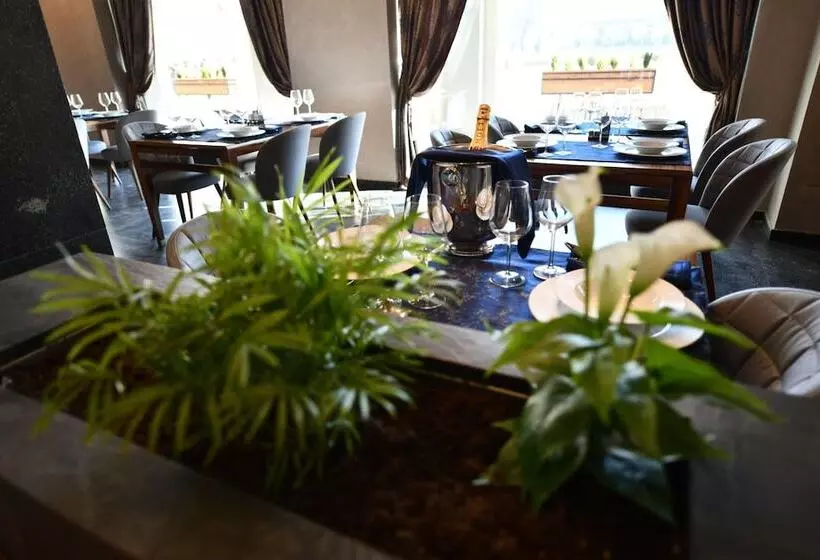 ホテル Austria & Bosna