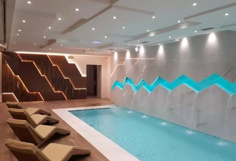 ホテル Austria & Bosna