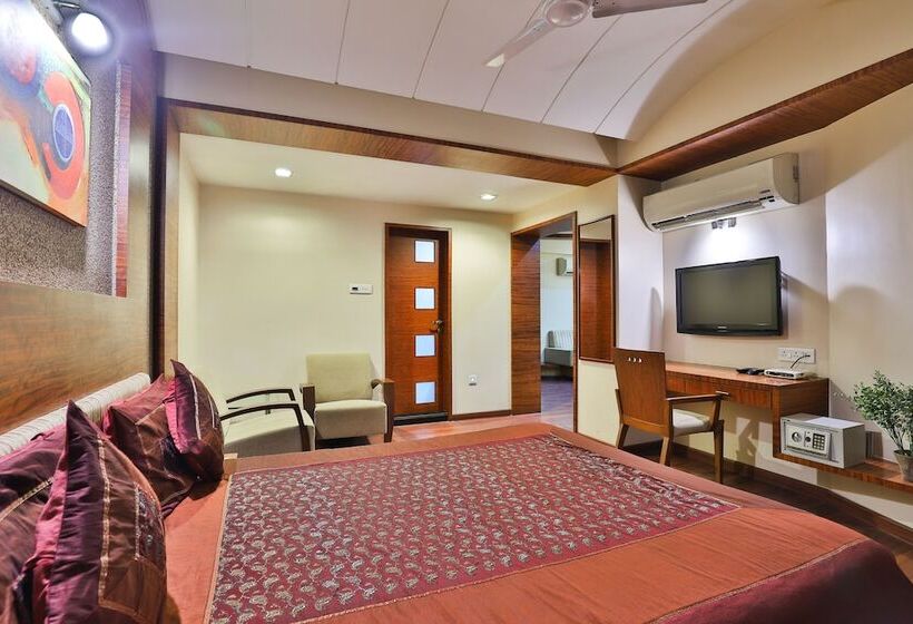 Отель President