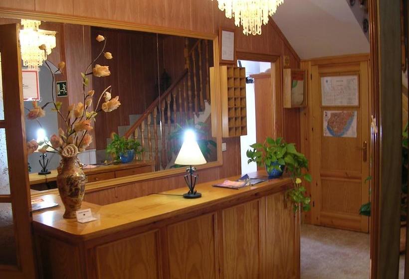 هاستل Hostal Asensio Nijar