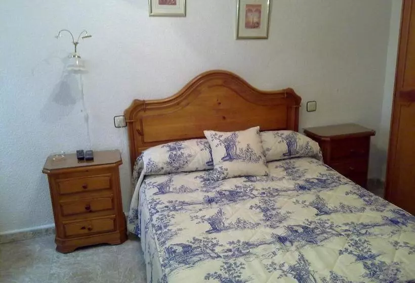 ユースホステル Hostal Asensio Nijar