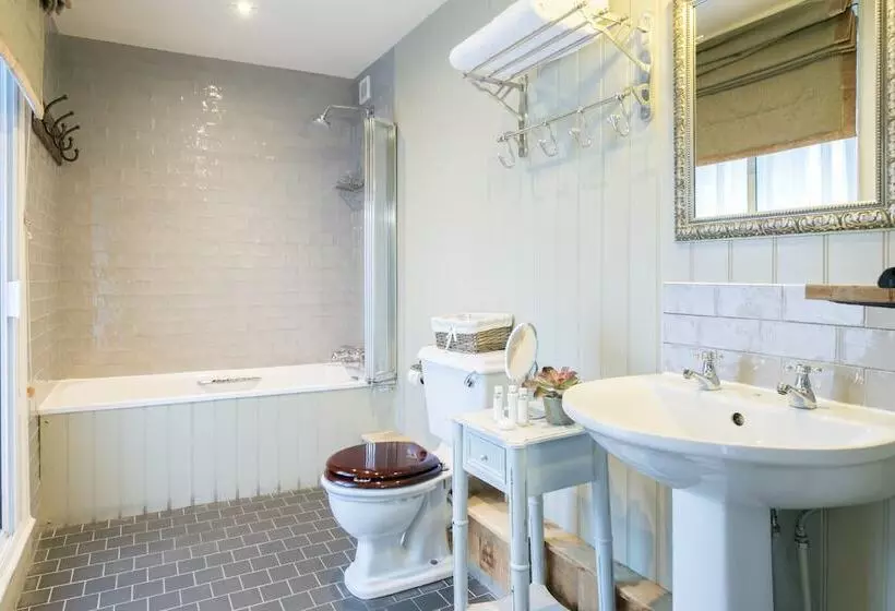 Hotel The Angel & Blue Pig