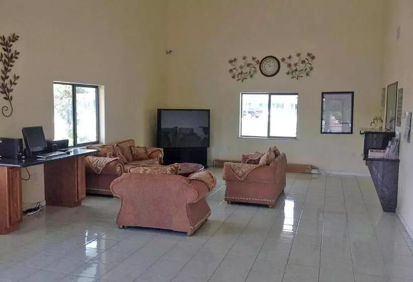 Motelli Relax Inn & Suites