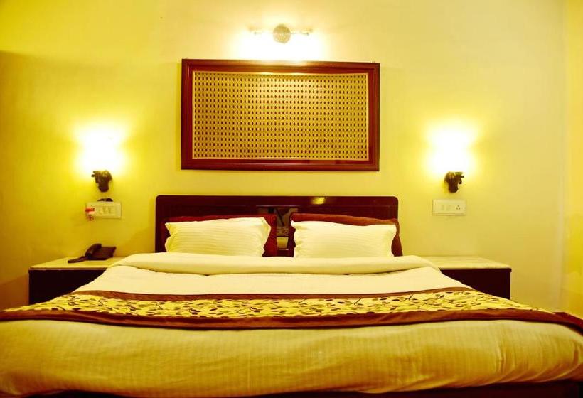 리조트 Xomotel Ranikhet Heights