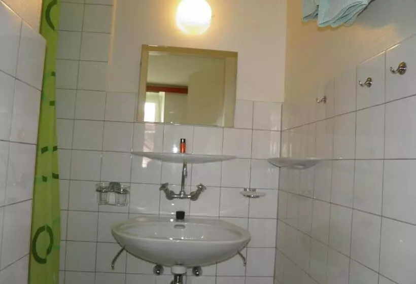 ホテル Auberge Au Cavalier