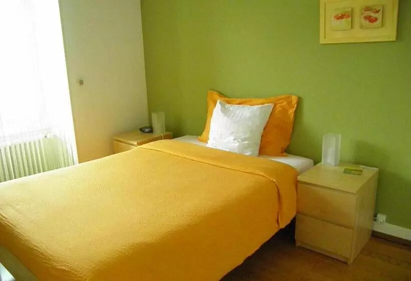 ホテル Auberge Au Cavalier