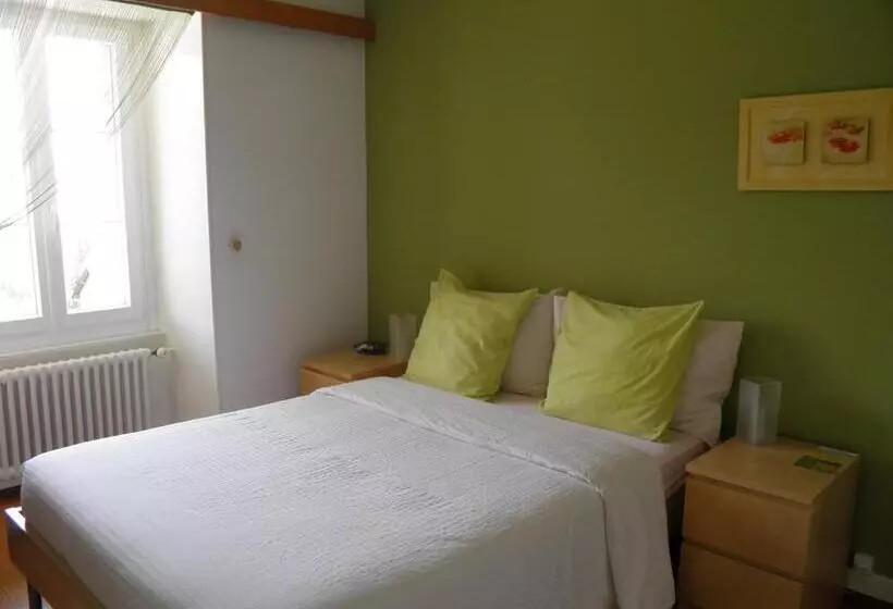 ホテル Auberge Au Cavalier