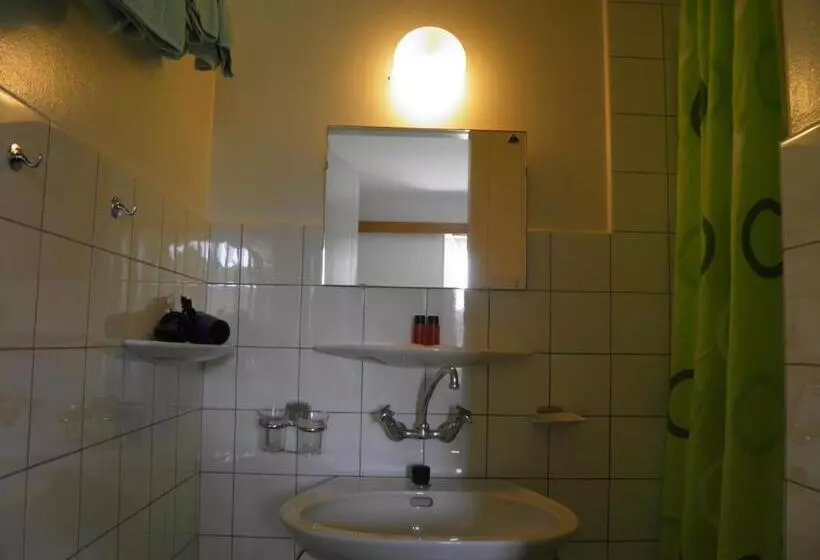 ホテル Auberge Au Cavalier