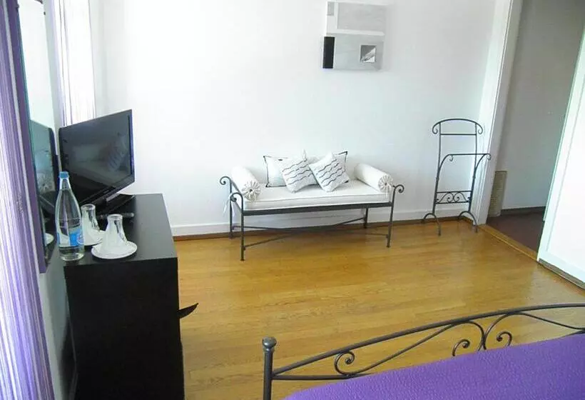 ホテル Auberge Au Cavalier