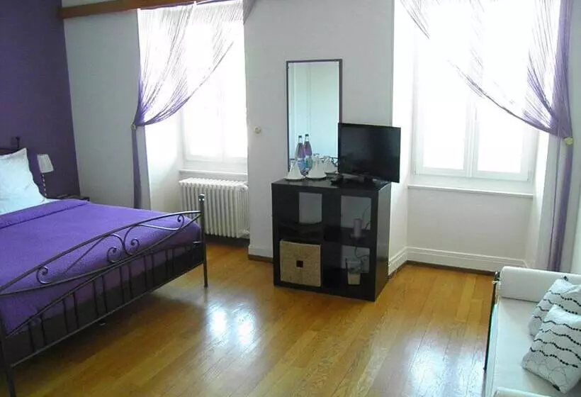 ホテル Auberge Au Cavalier