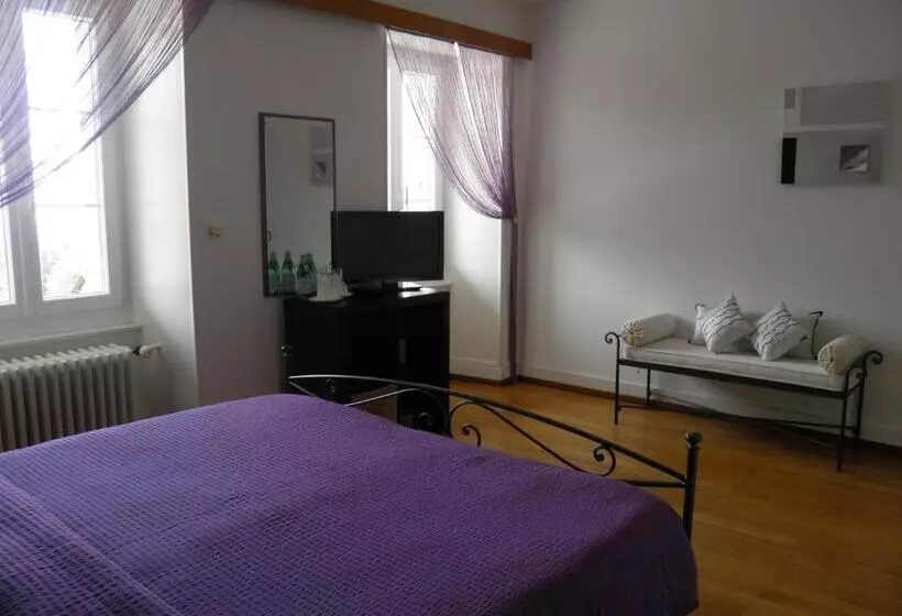 ホテル Auberge Au Cavalier