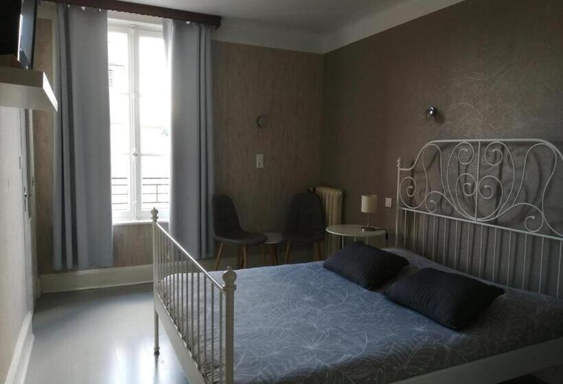 Отель Du Grand Monarque