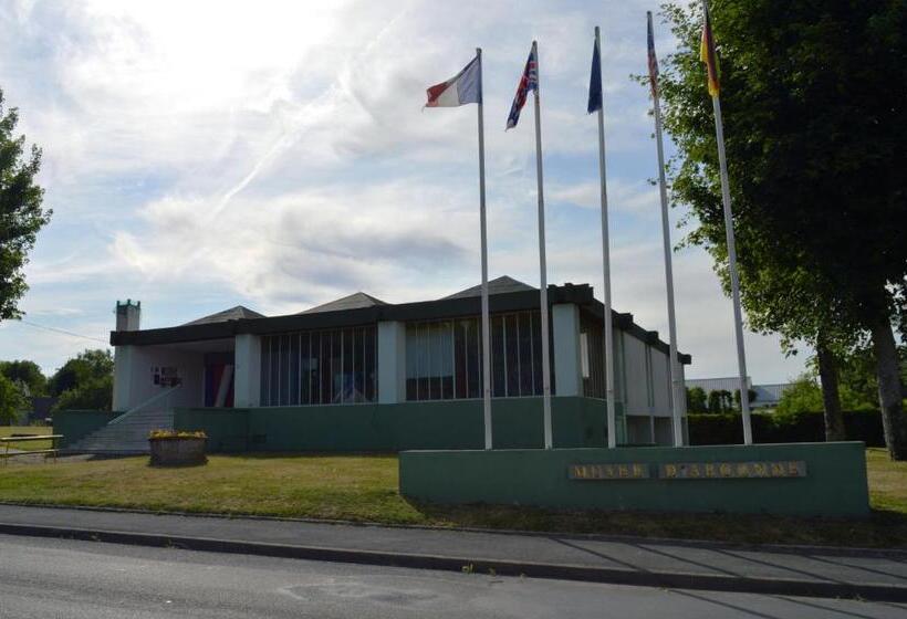 Отель Du Grand Monarque