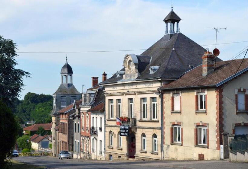 Отель Du Grand Monarque