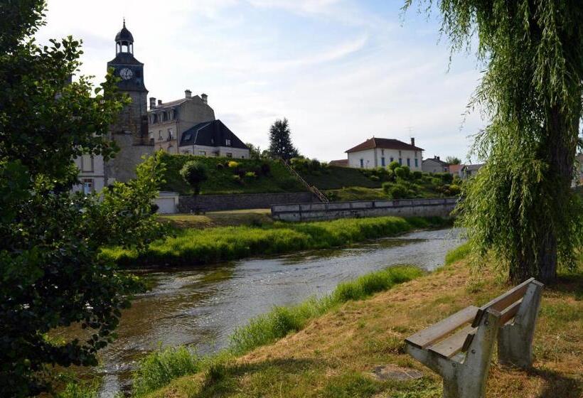 Отель Du Grand Monarque