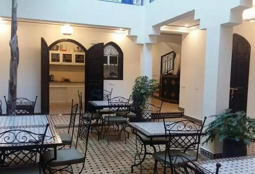 هتل Les Rêves De Marrakech