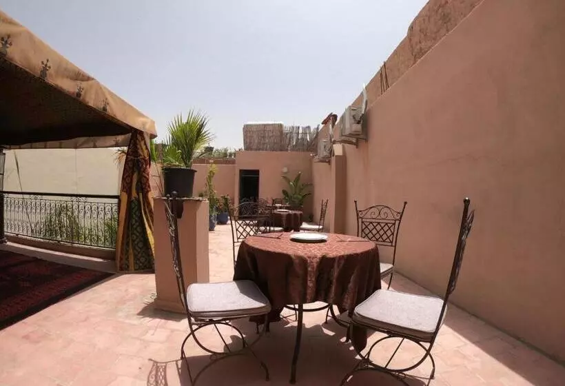 هتل Les Rêves De Marrakech