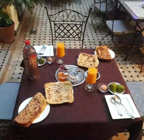 هتل Les Rêves De Marrakech