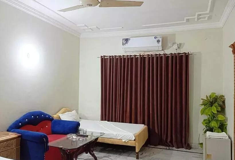 هتل Orion International Guest House