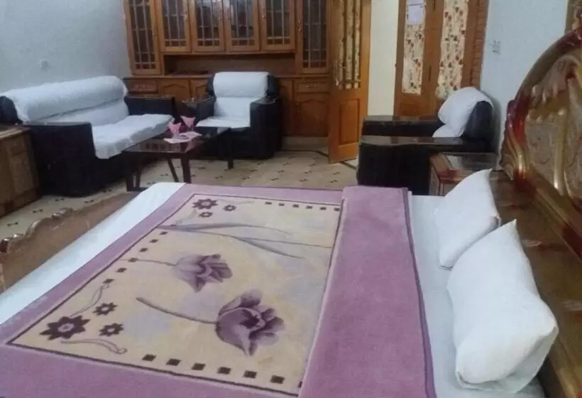 هتل Orion International Guest House