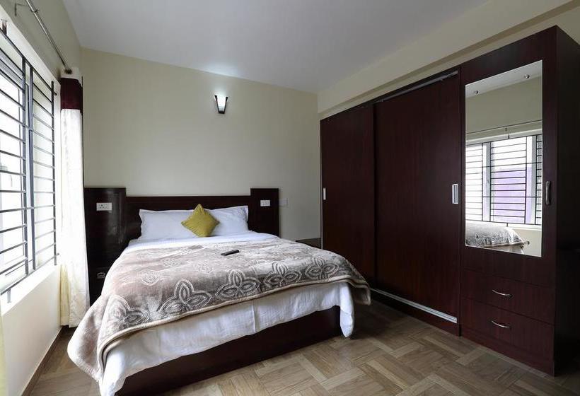 בית מלון כפרי Pine Hill Suites