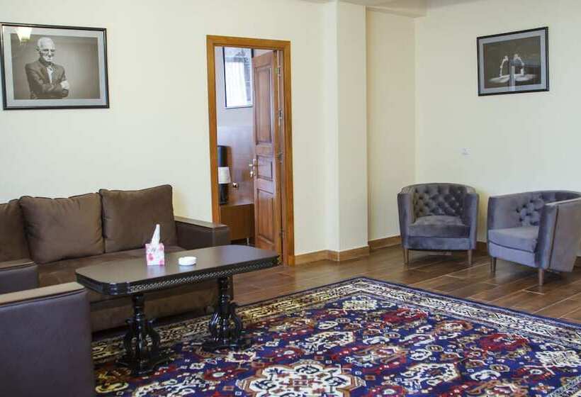 هتل Plaza Viktoria