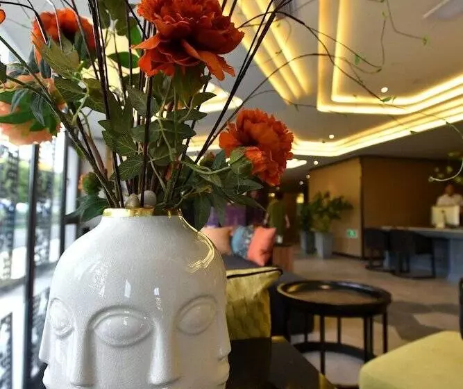 Shanghai Deco Hotel Free Shuttle Bus From Pudong Airport And Disneyland