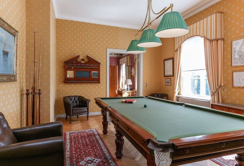 ホテル Storebro Herrgård