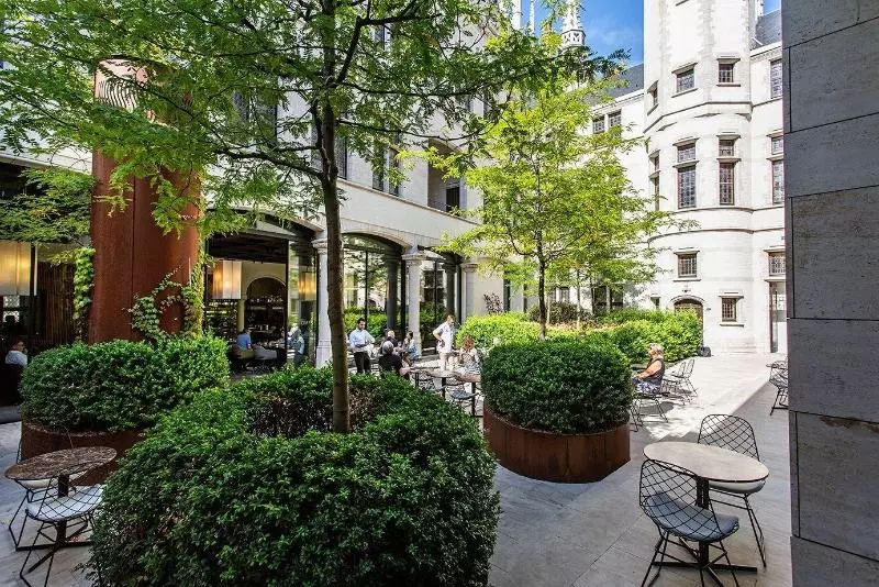 ホテル The Fourth  Tafelrond