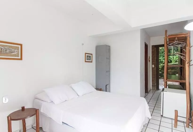 Novos Baianos Hostel E Pousada